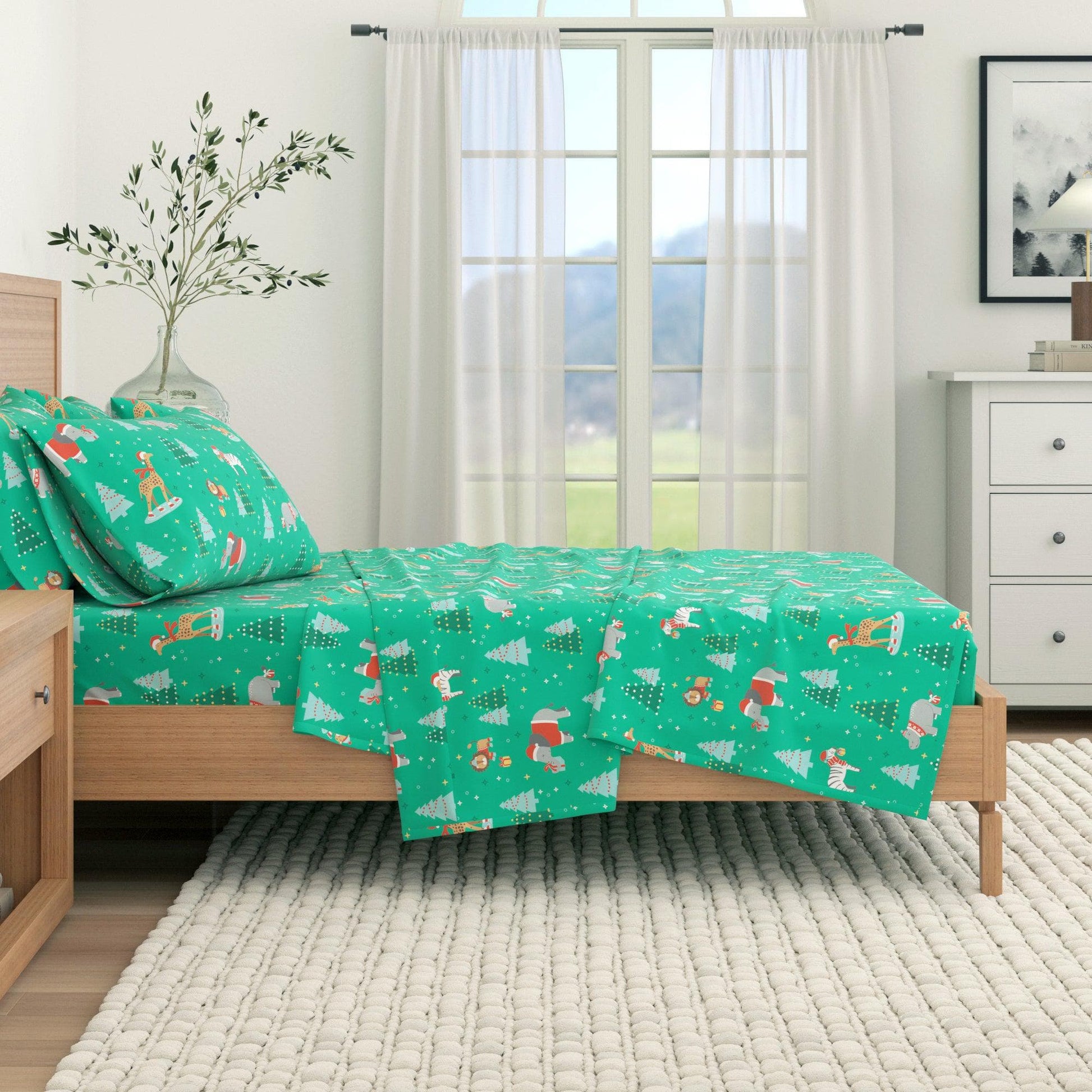 4-Piece Turkish Cotton Christmas Flannel Sheet - Whittaker Collection - Best Buy Furniture