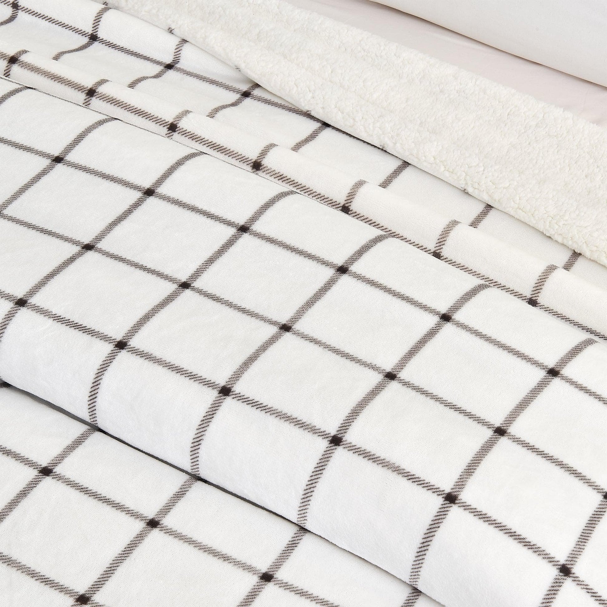 Velvet Plush Sherpa Luxury Bed Blanket - Kinsley Collection - Best Buy Furniture