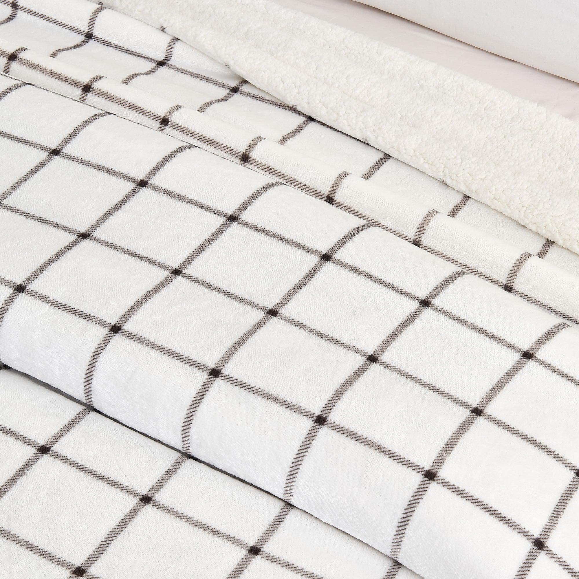 Velvet Plush Sherpa Luxury Bed Blanket - Kinsley Collection - Best Buy Furniture