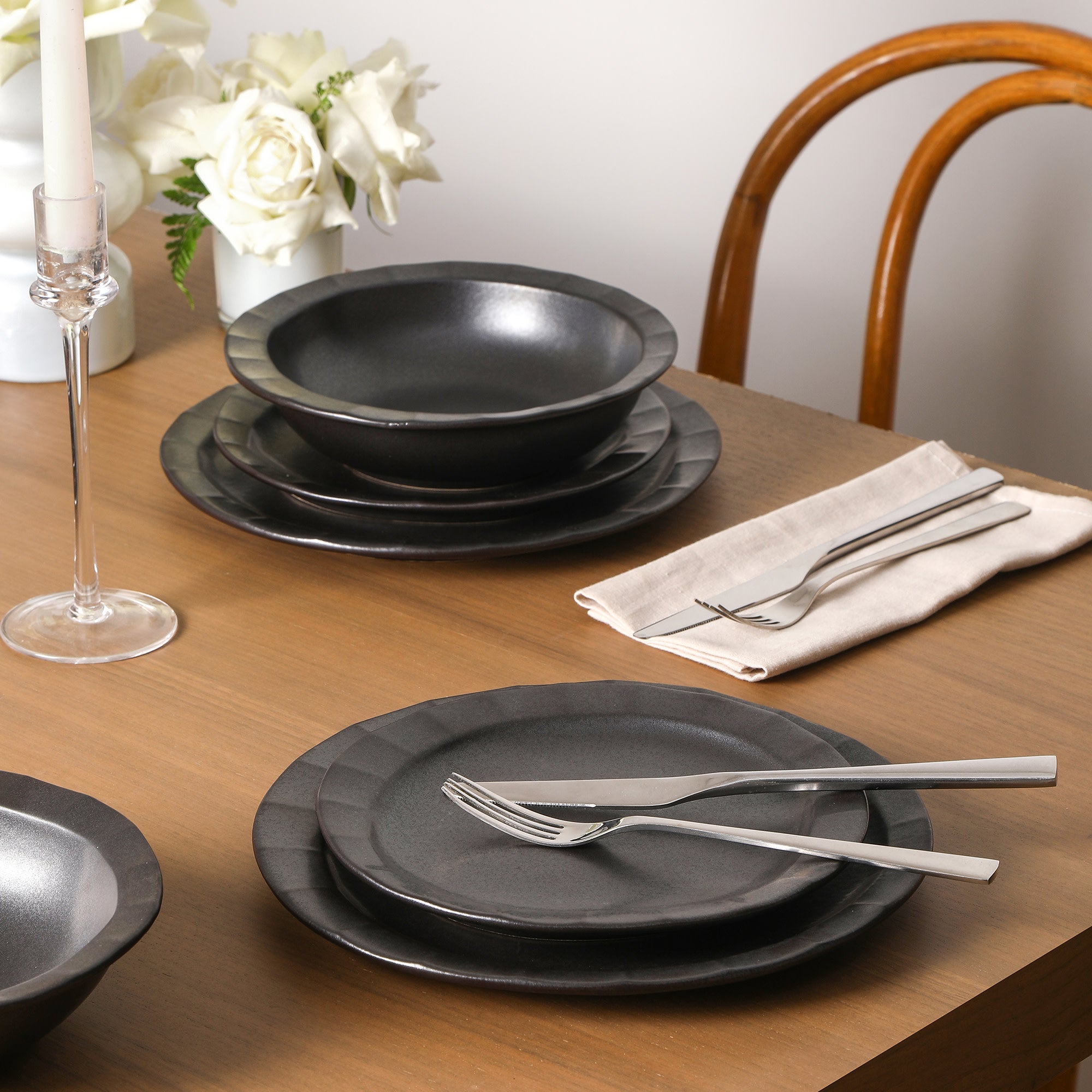 Oasis Stoneware Dinnerware Set - Black