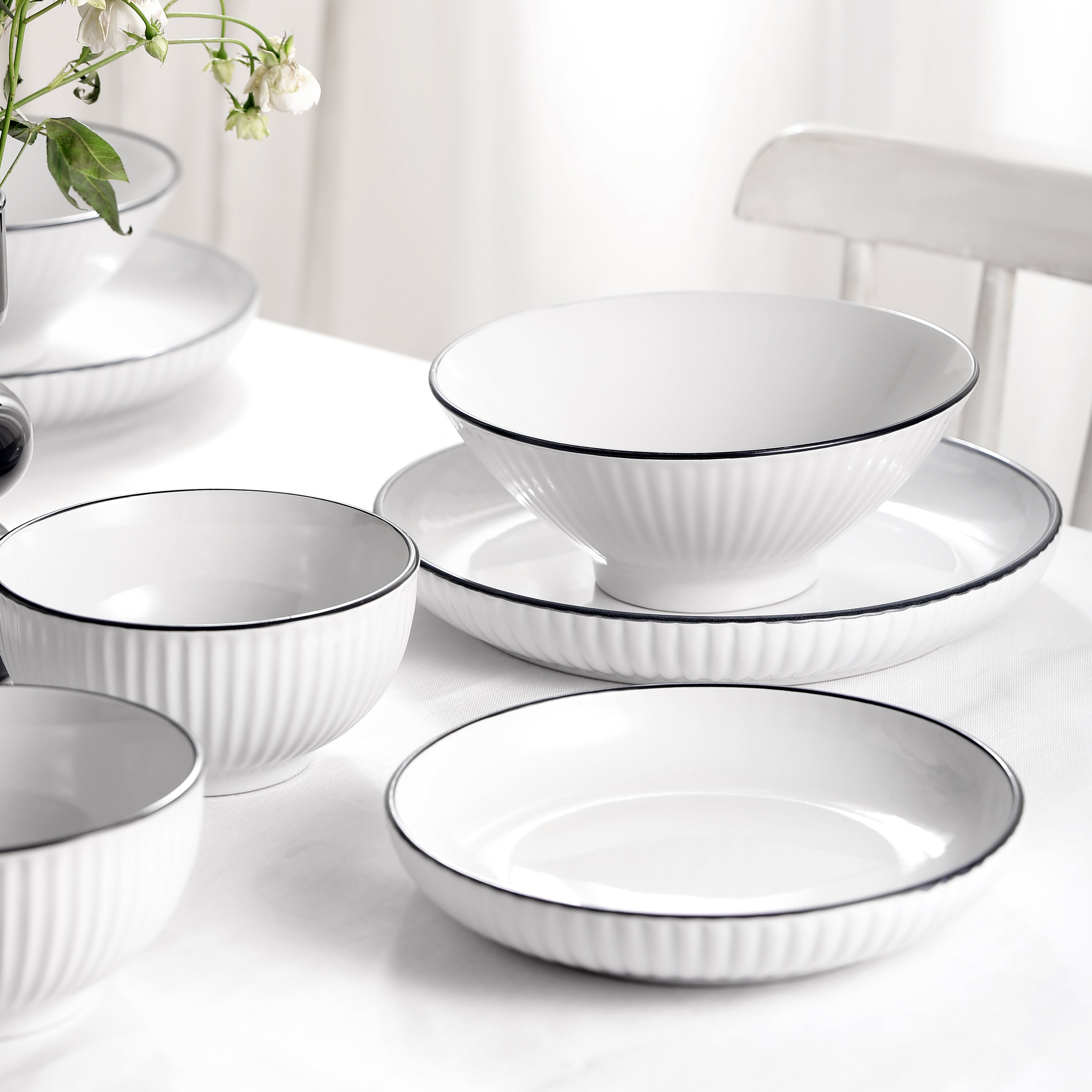 Lustra Stoneware Dinnerware Set - White