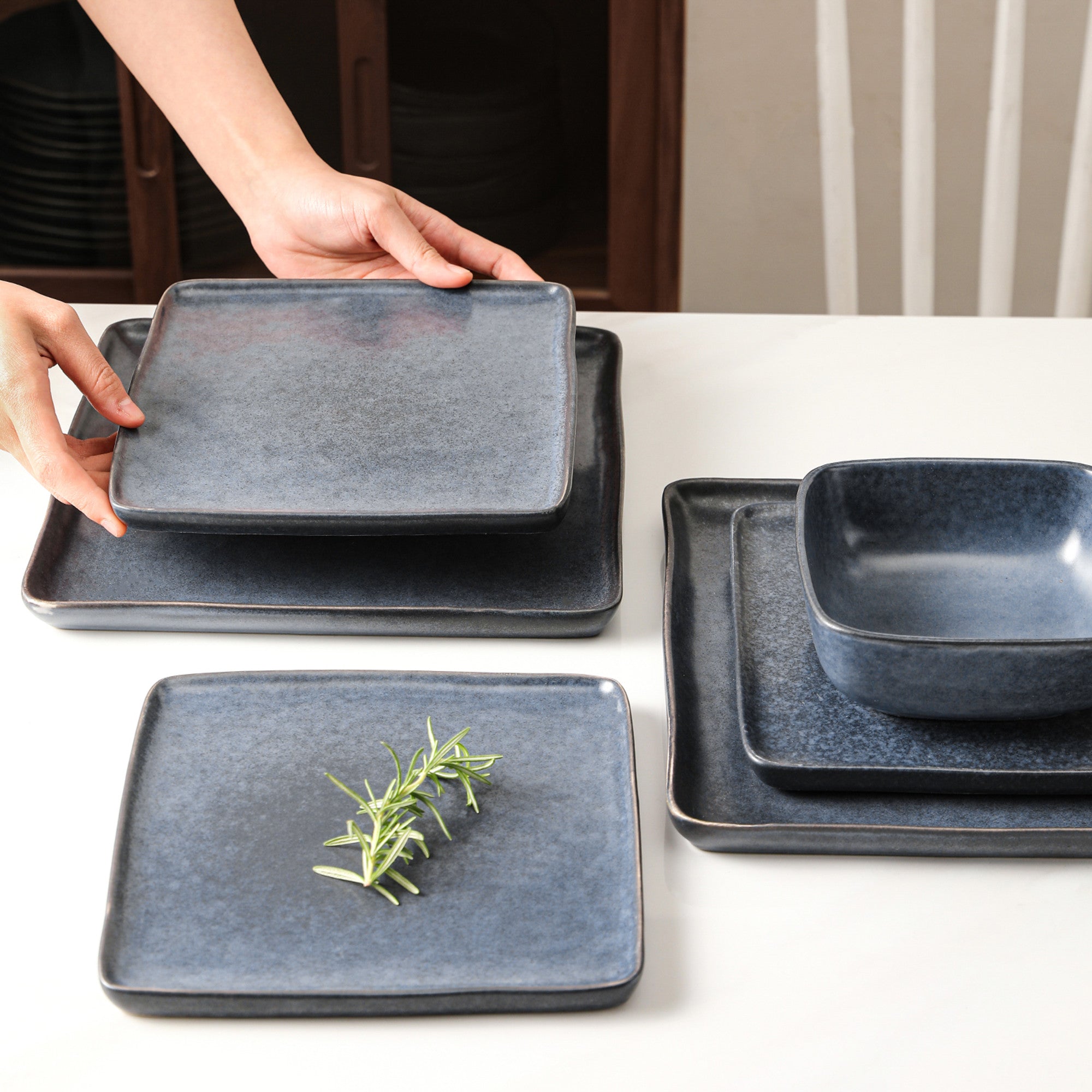 Jonny Stoneware Dinnerware Set - Blue