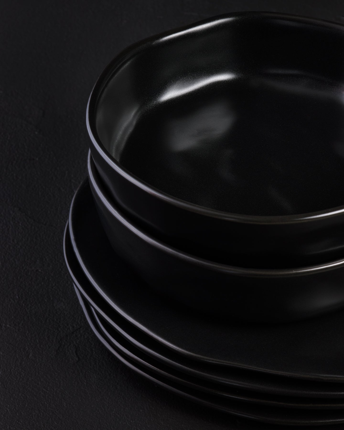 Hekonda Stoneware Dinnerware Set - Black