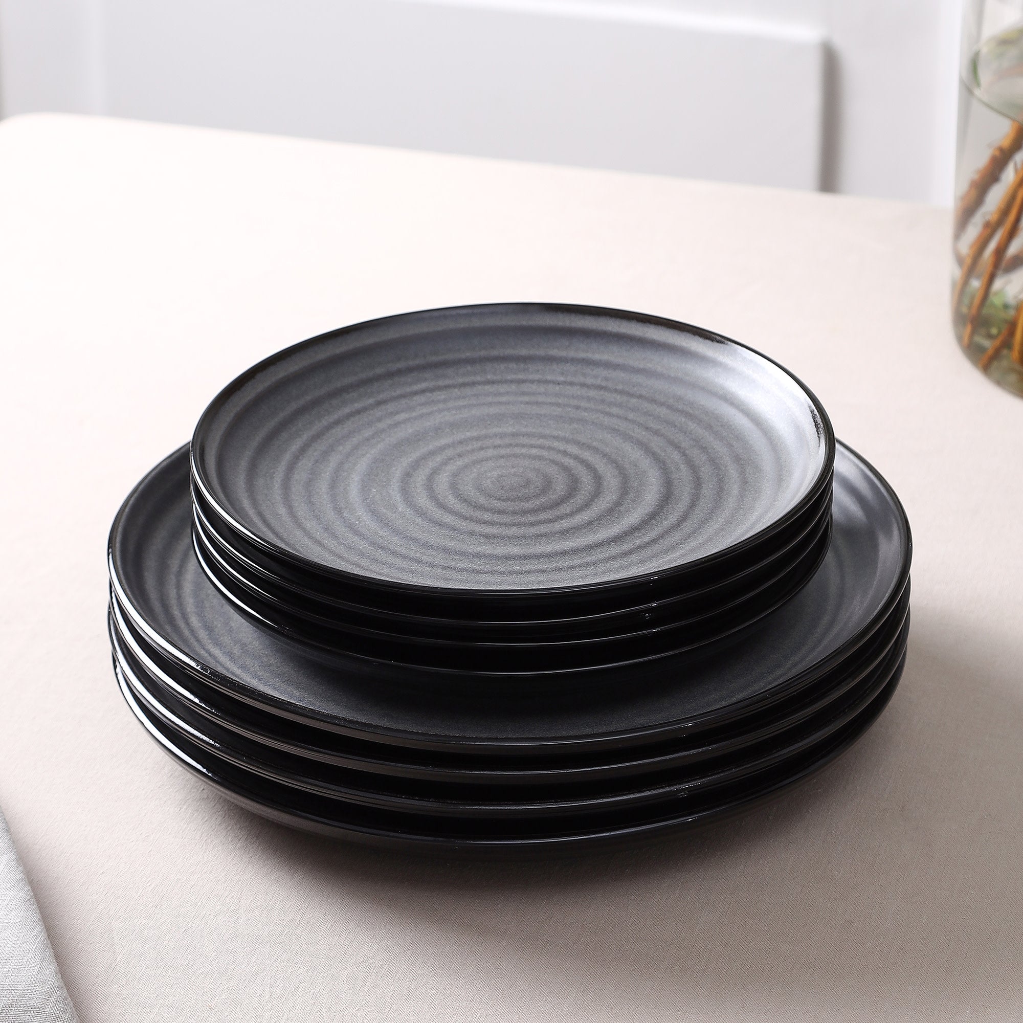 Dua Stoneware Dinner Plate - Black