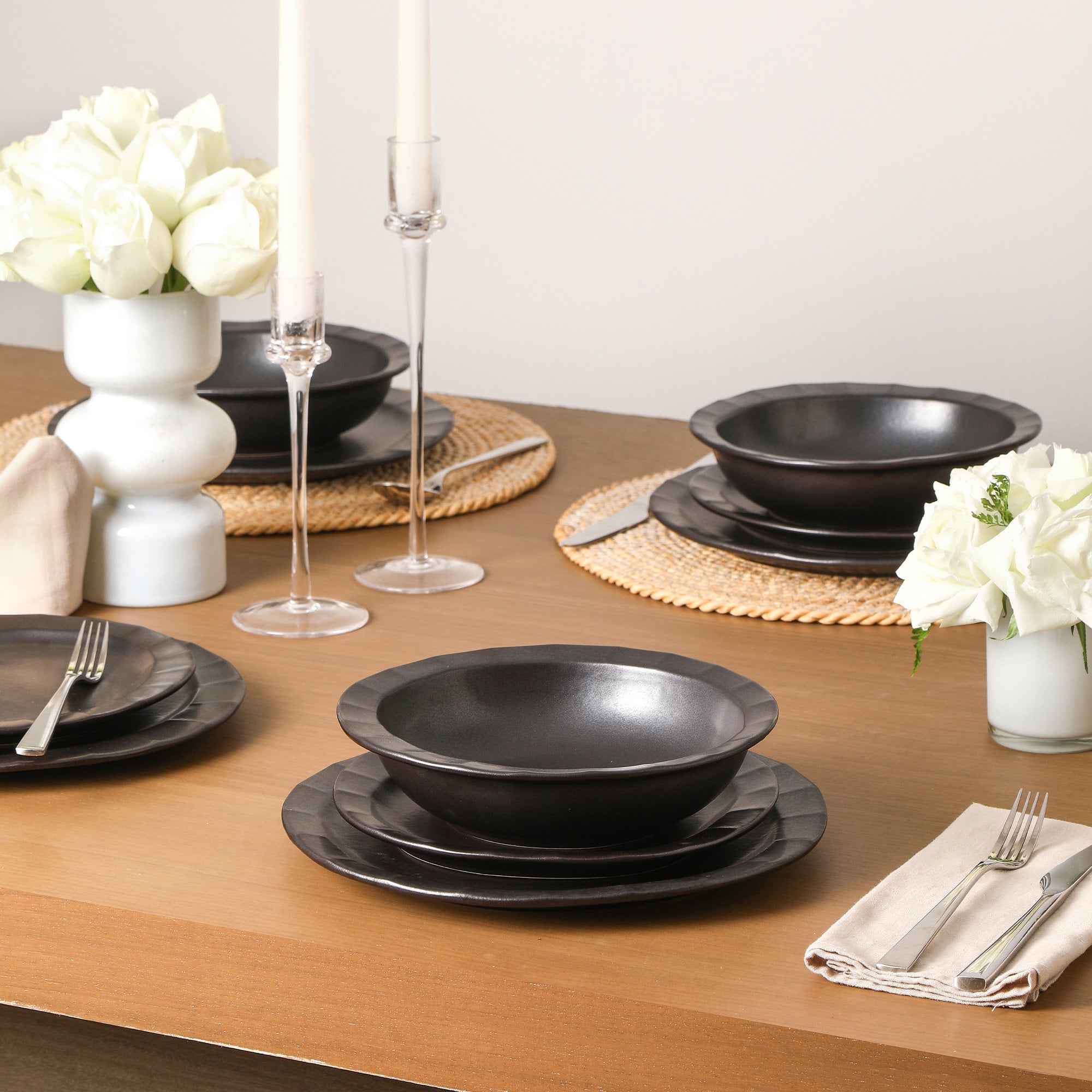 Oasis Stoneware Dinnerware Set - Black