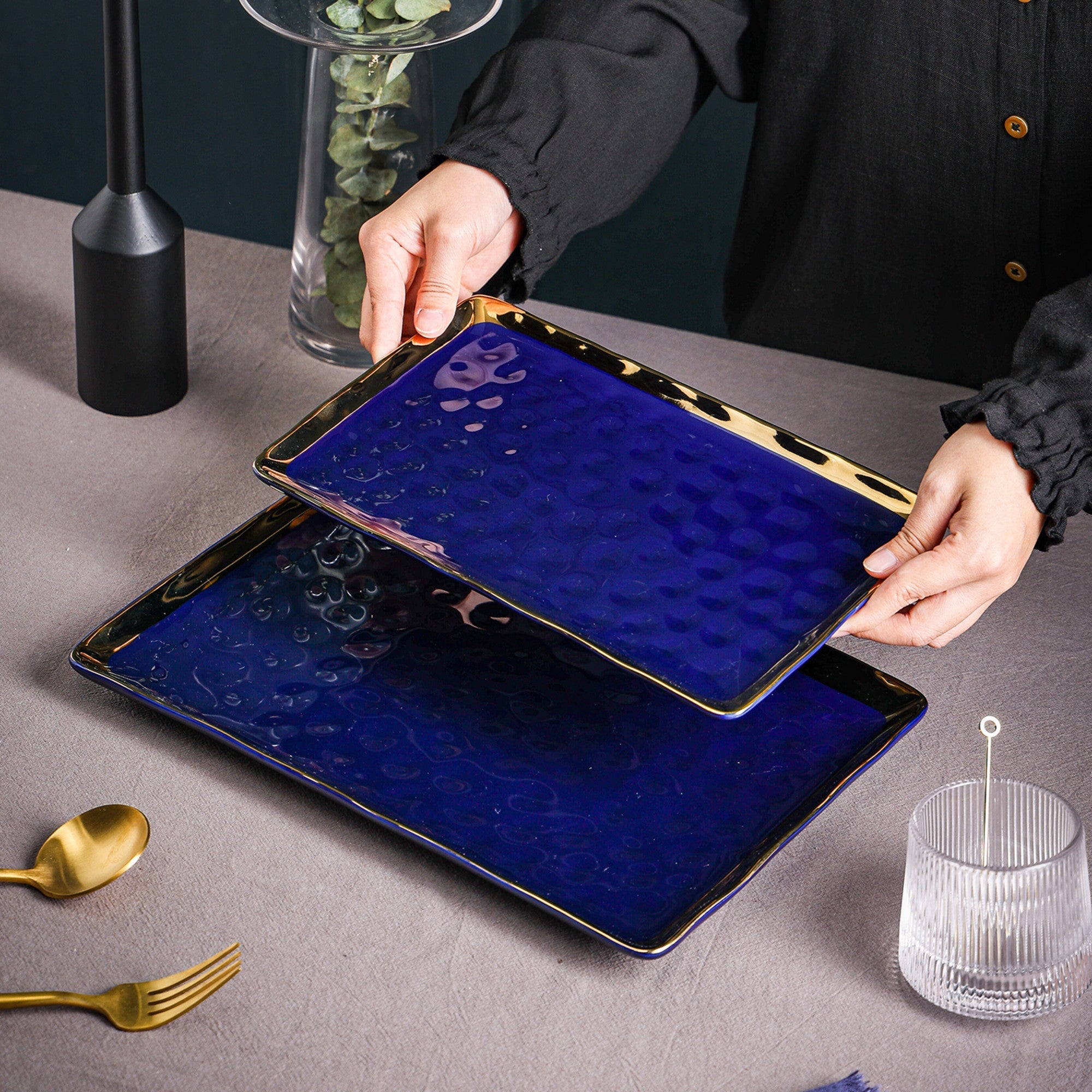 Florian Porcelain Service Plate Set - Blue