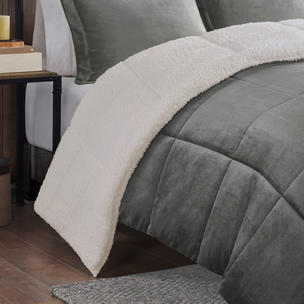 King plush to sherpa down alternative comforter set - Tuesday Morning - Quilts & Comforters