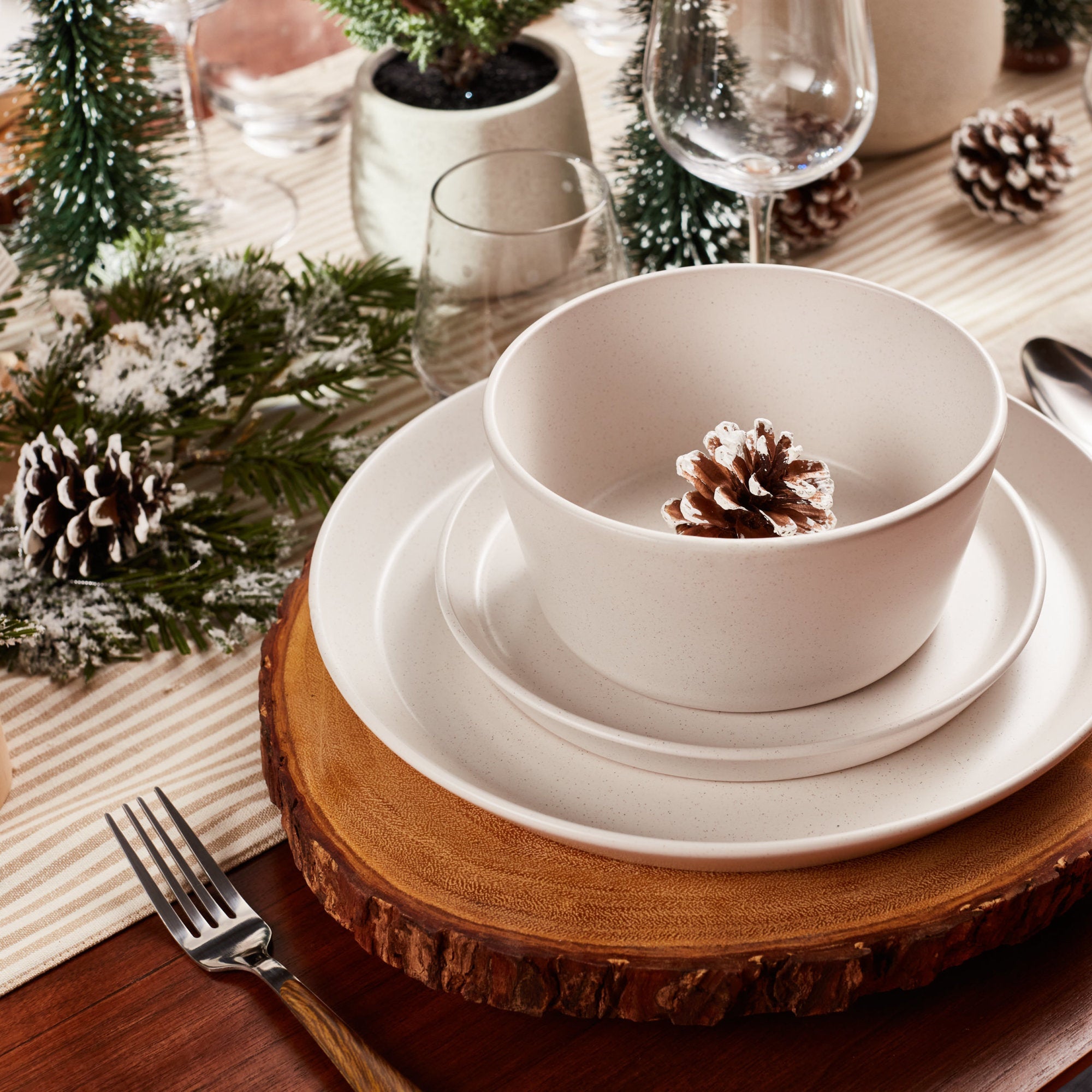 Albie Stoneware Salad Plate - Snow White