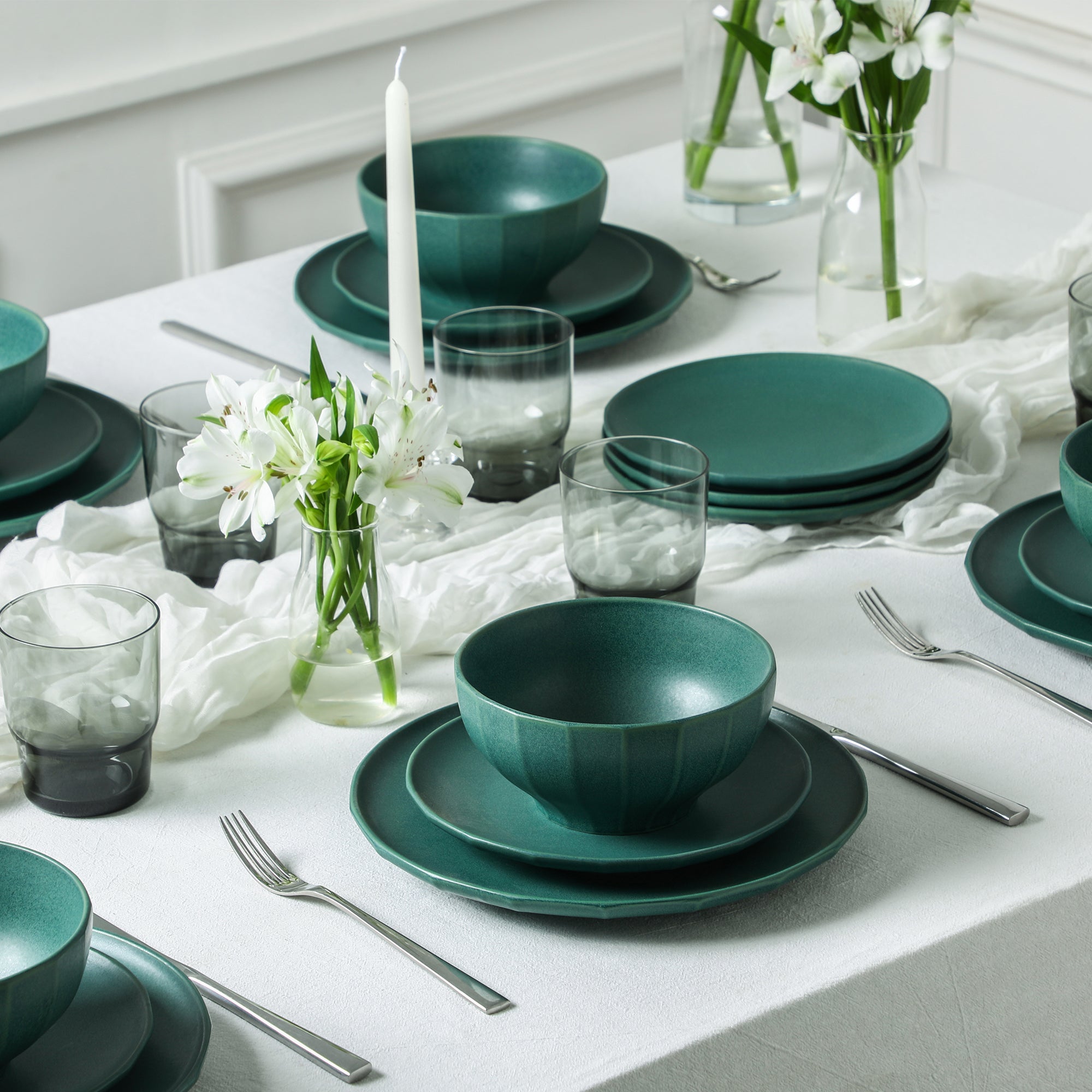 Rio Stoneware Dinnerware Set with Glassware - Green