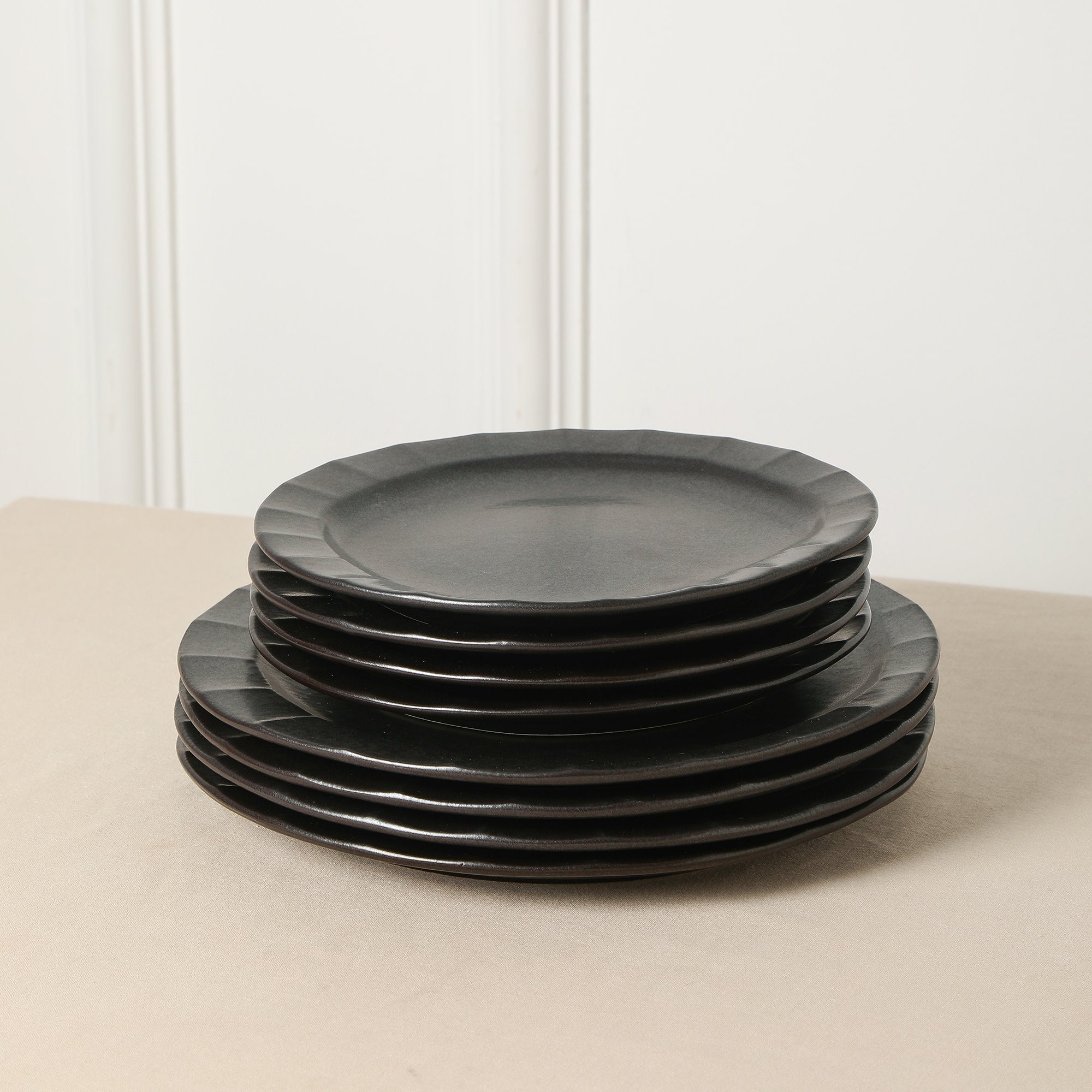 Oasis Stoneware Dinnerware Set - Black