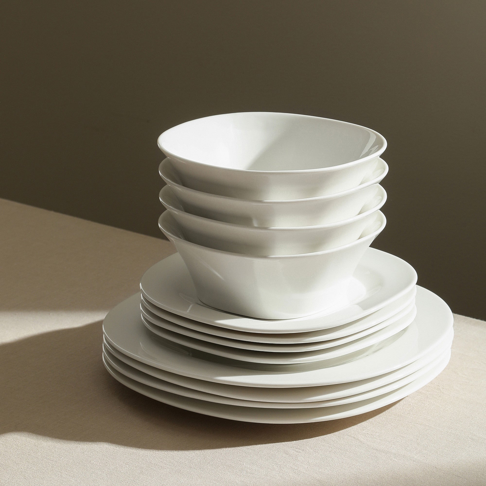 Quadro Porcelain Dinnerware Set - White
