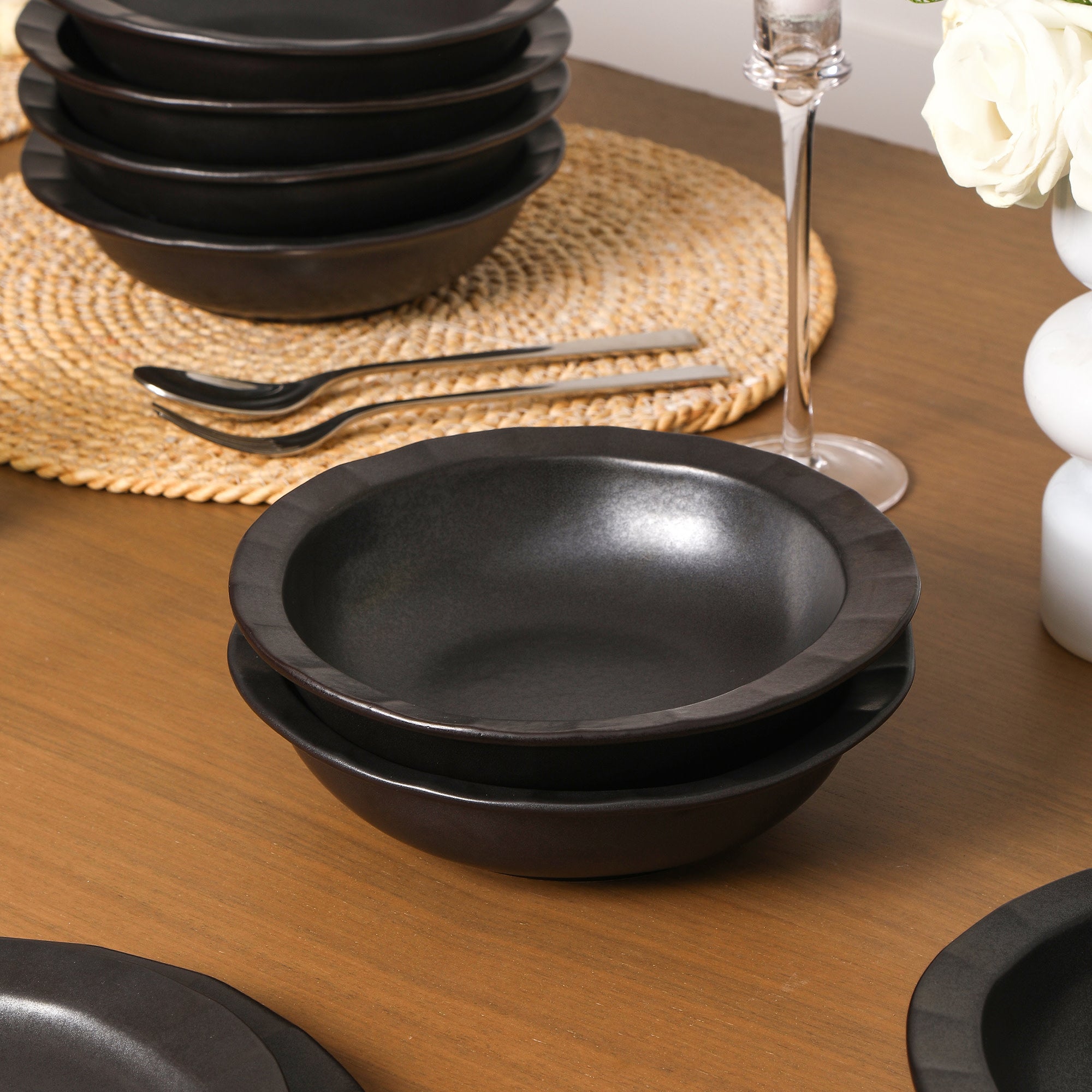 Oasis Stoneware Dinnerware Set - Black
