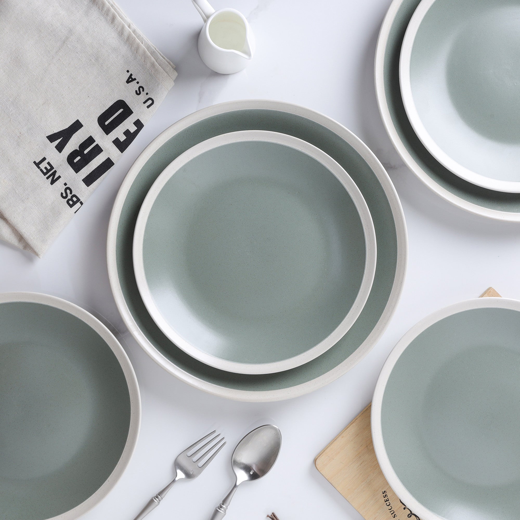 Serenity Stoneware Dinner Plate - Green And Cream