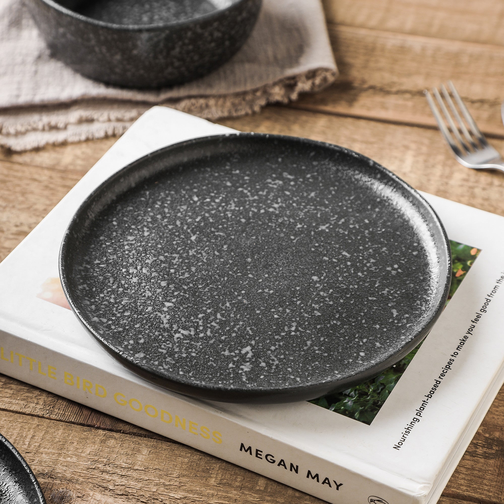 Tom Stoneware Salad Plate - Black And White Reflection