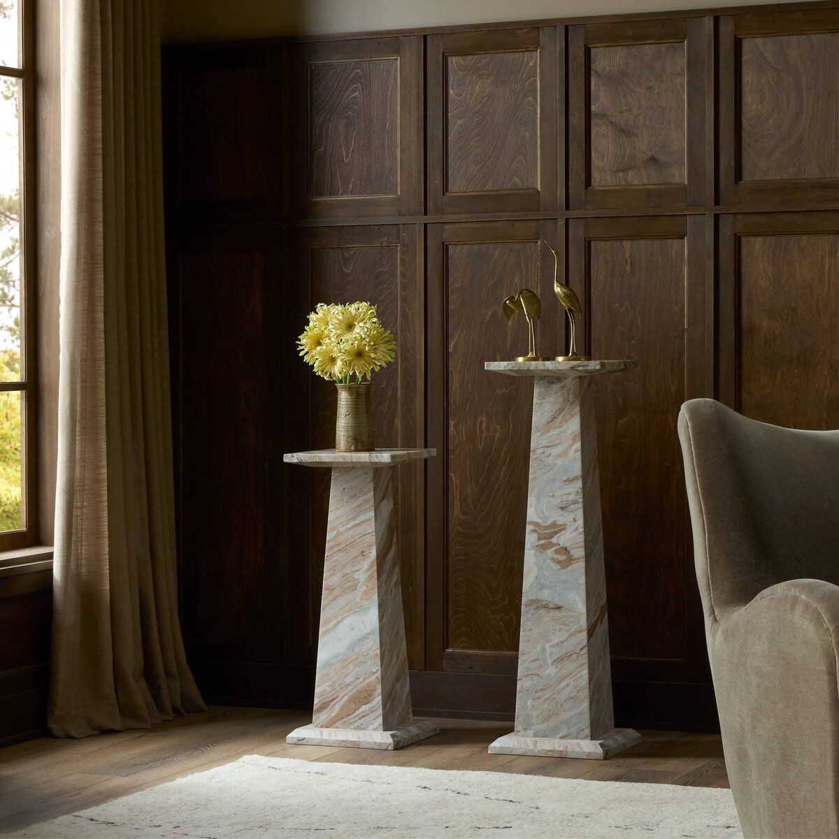 Ellric Pedestal Set