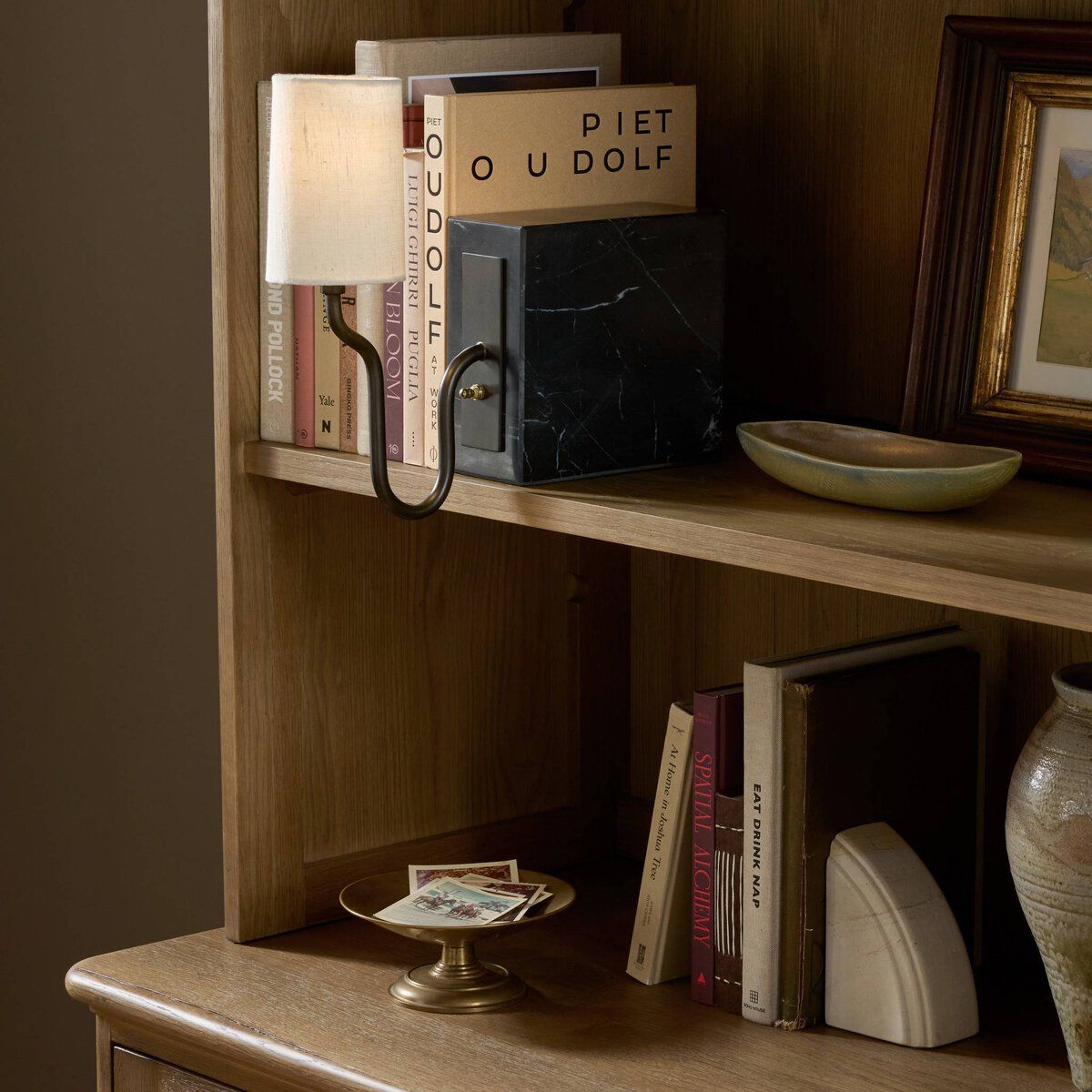 Calla Bookshelf Lamp