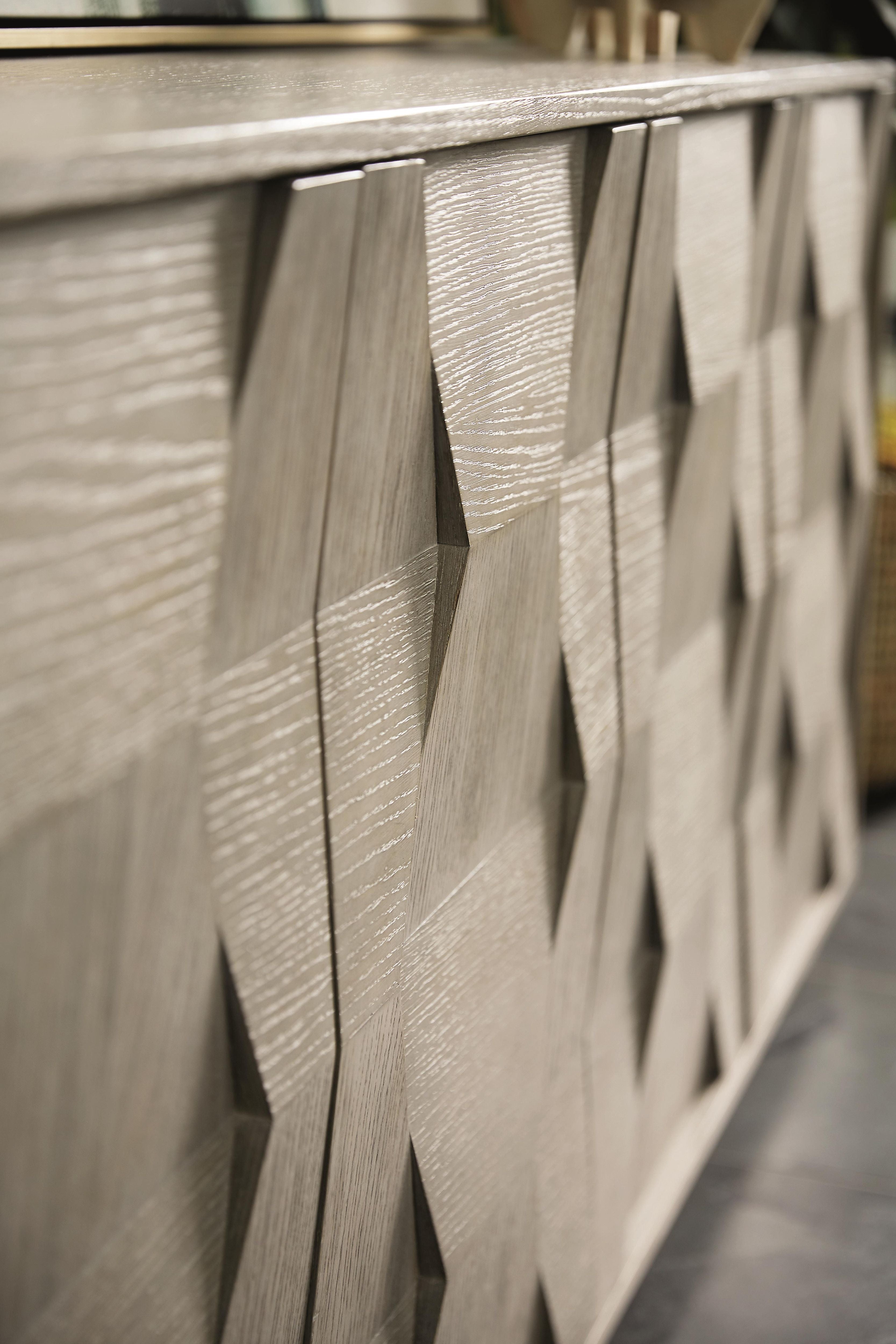 Bernhardt Furniture – Linea Entertainment Credenza