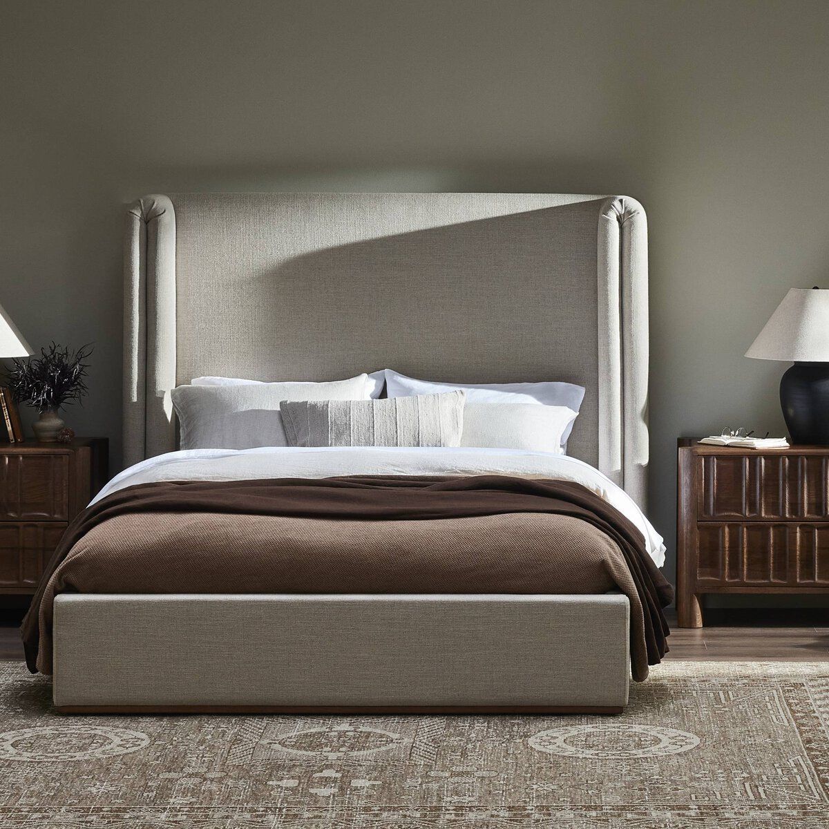 Octavia Queen Bed