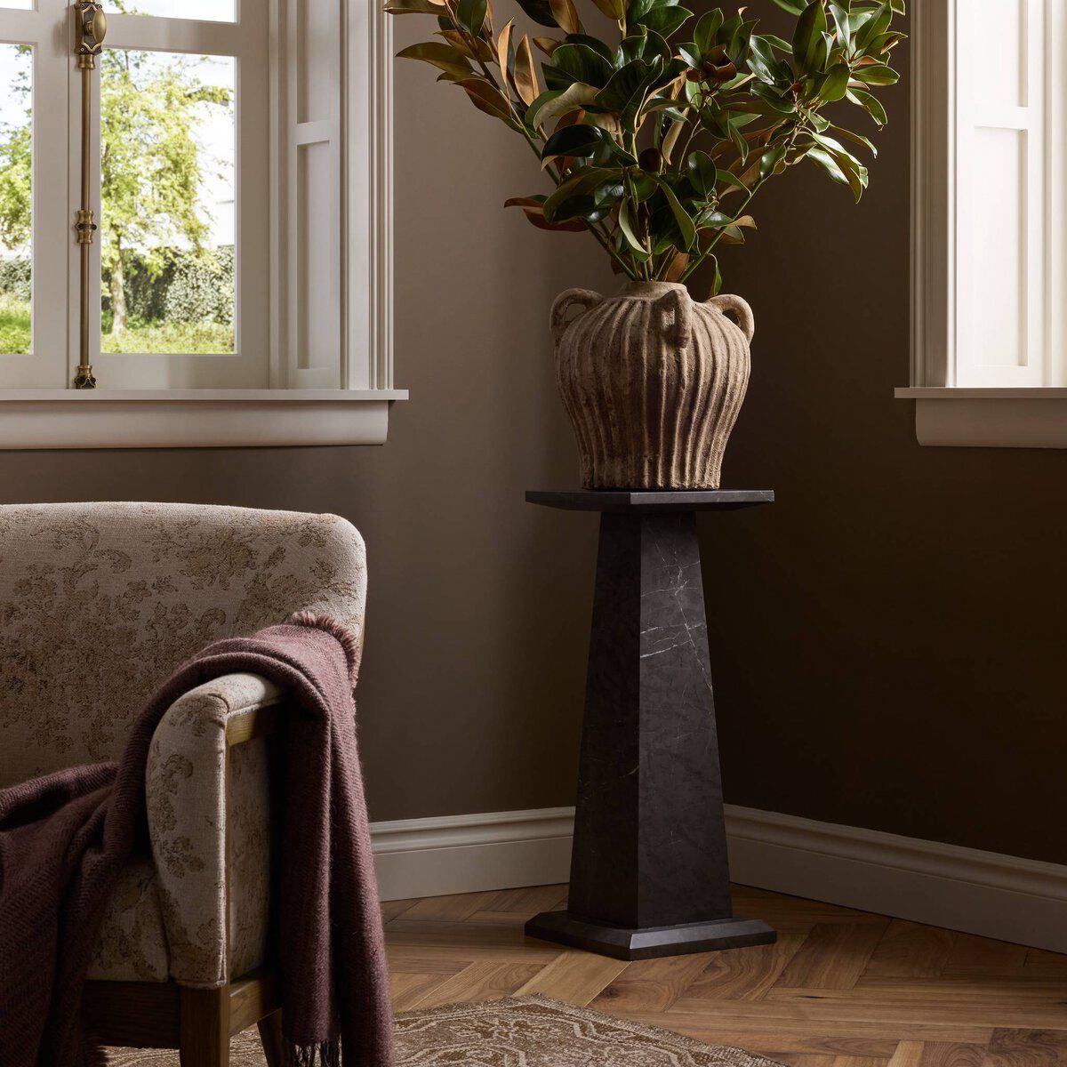 Ellric Pedestal