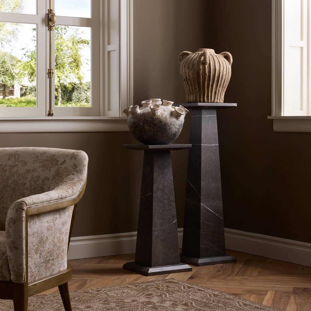 Ellric Pedestal Set