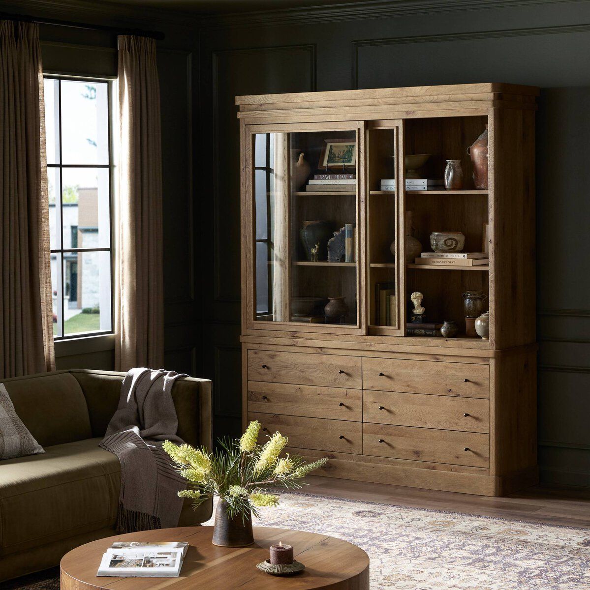 Grand Cabinet