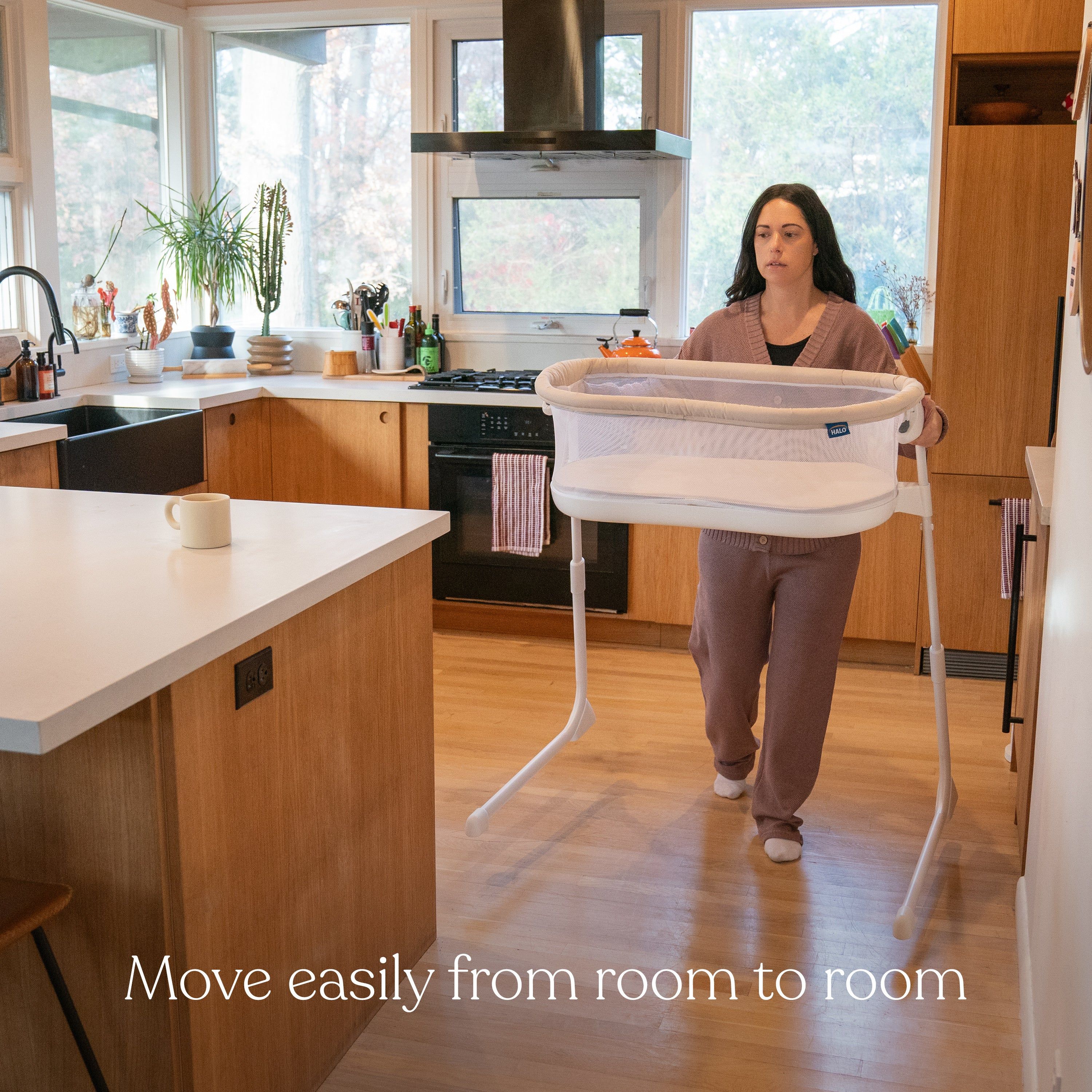 Bassinest® Lite Portable Bassinet