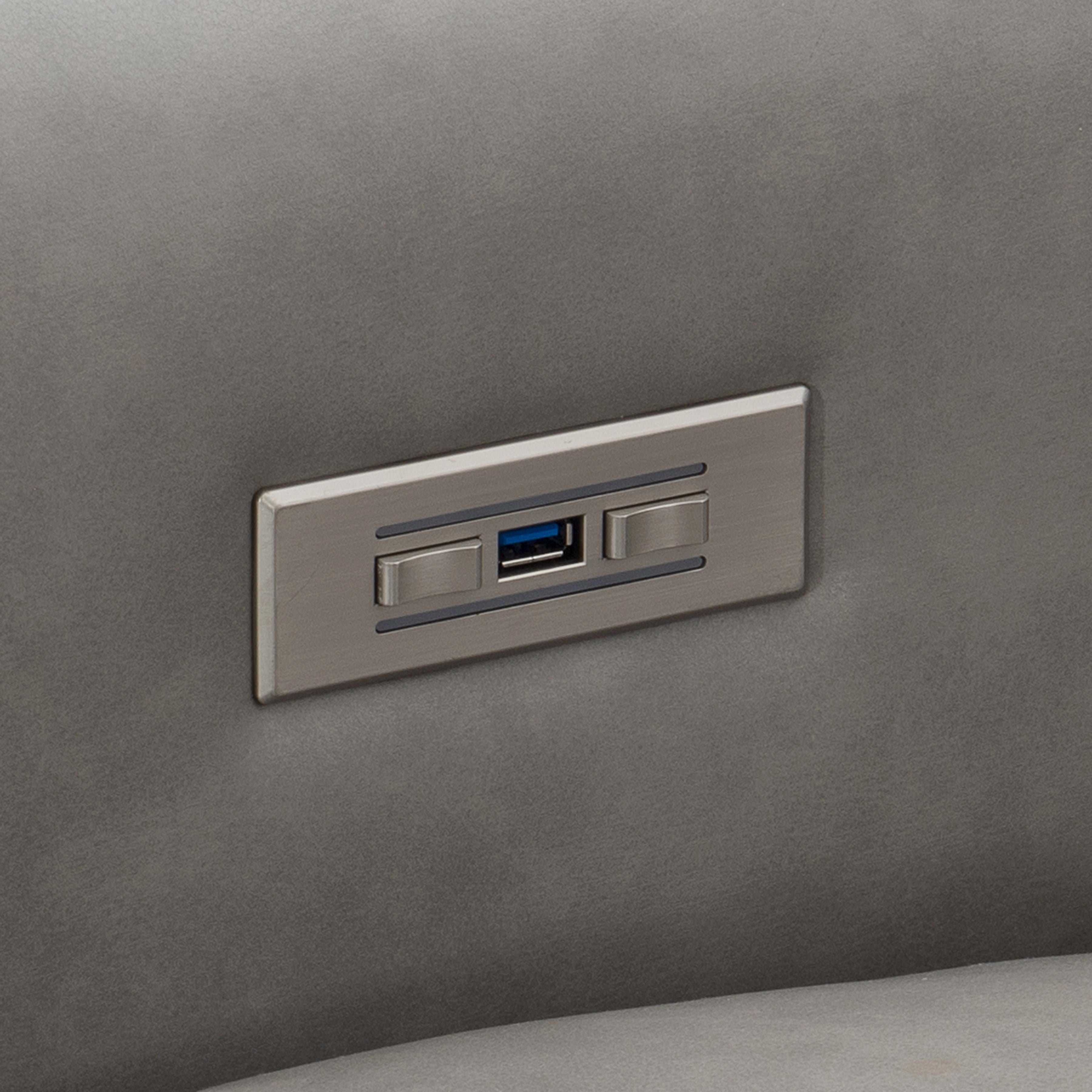 Bernhardt Furniture Lioni Leather Power Motion Chair