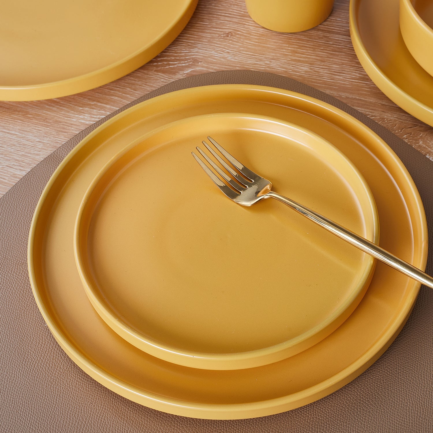 Cleo Stoneware Dinnerware Set - Yellow
