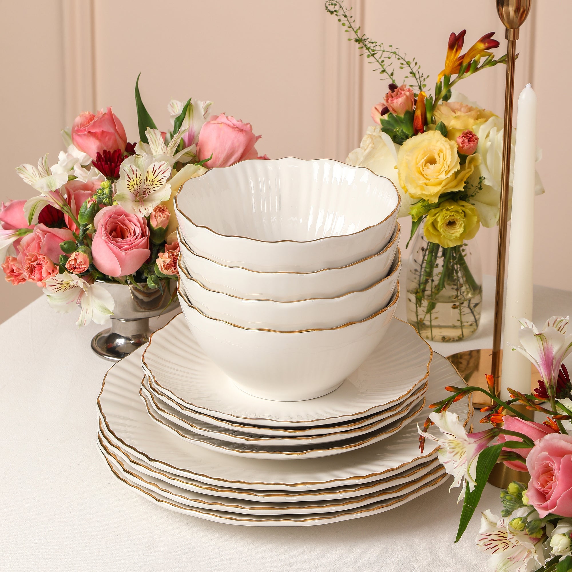 Zinnia Porcelain Dinnerware Set - White and Gold