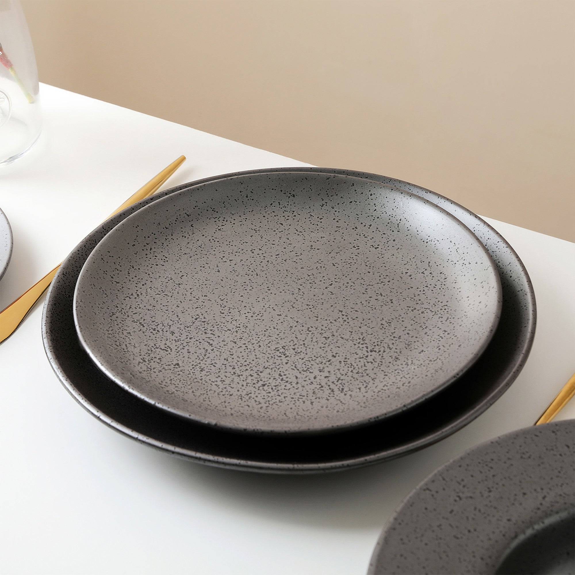 Valencia Porcelain Dinnerware Set - Metallic Grey