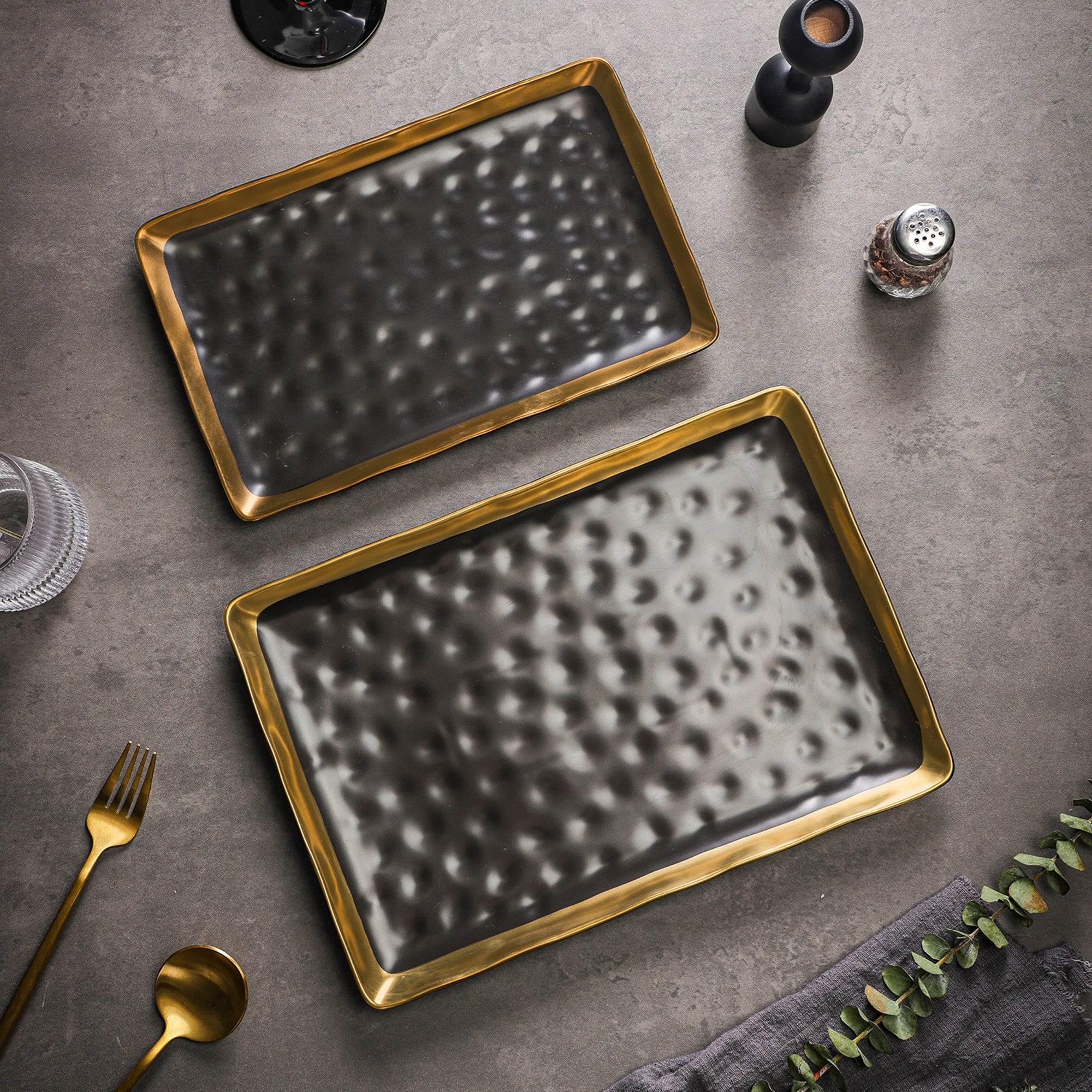 Florian Porcelain Service Plate Set - Black