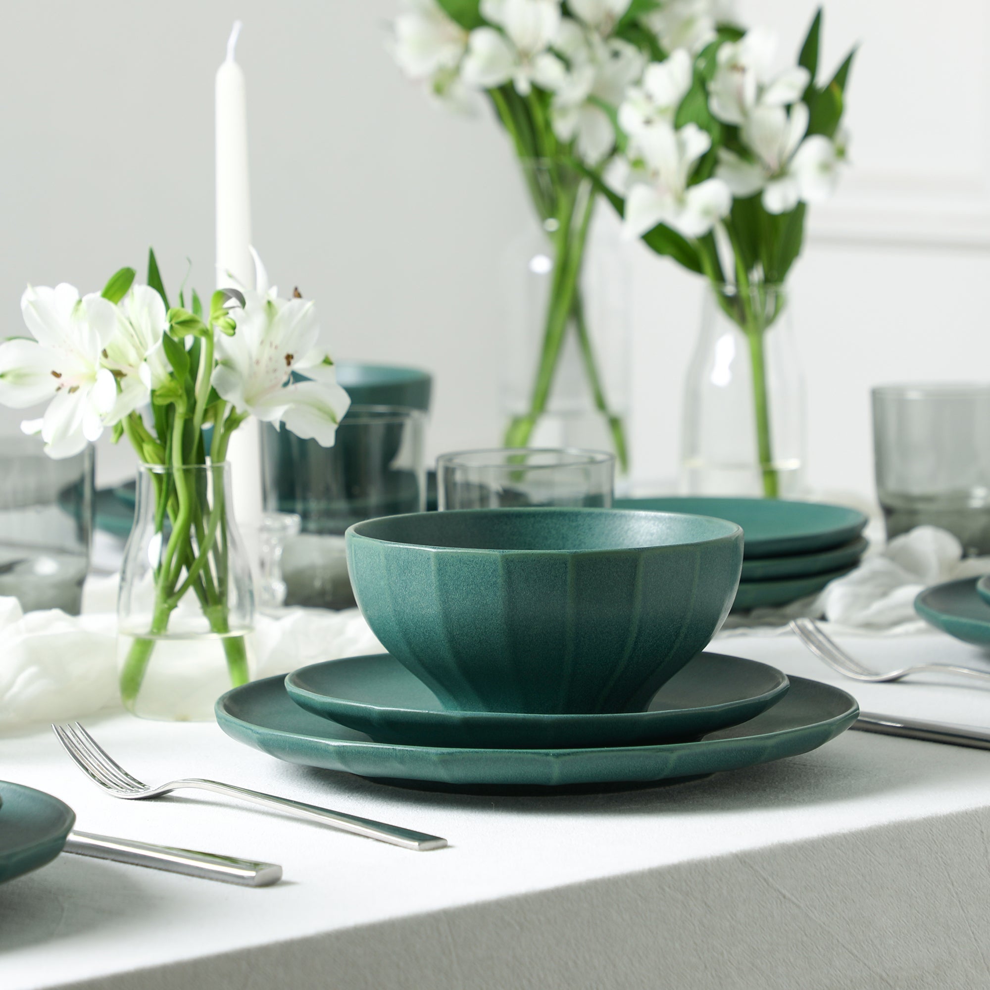 Rio Stoneware Dinnerware Set with Glassware - Green