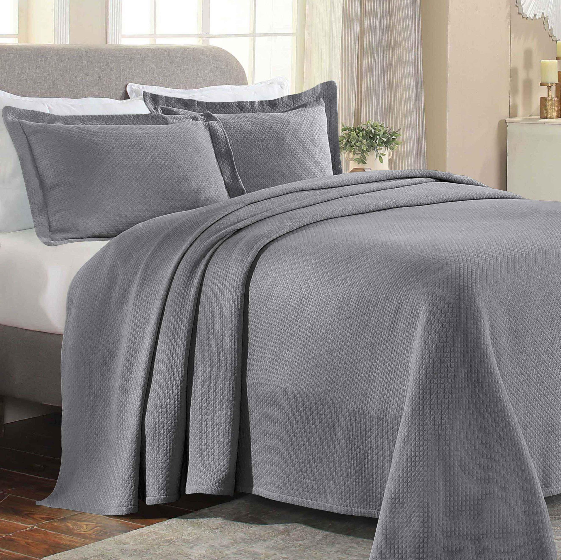 Solitaire Jacquard Matelassé Cotton Diamond Solitaire Bedspread Set - Bedspread by Superior Brand