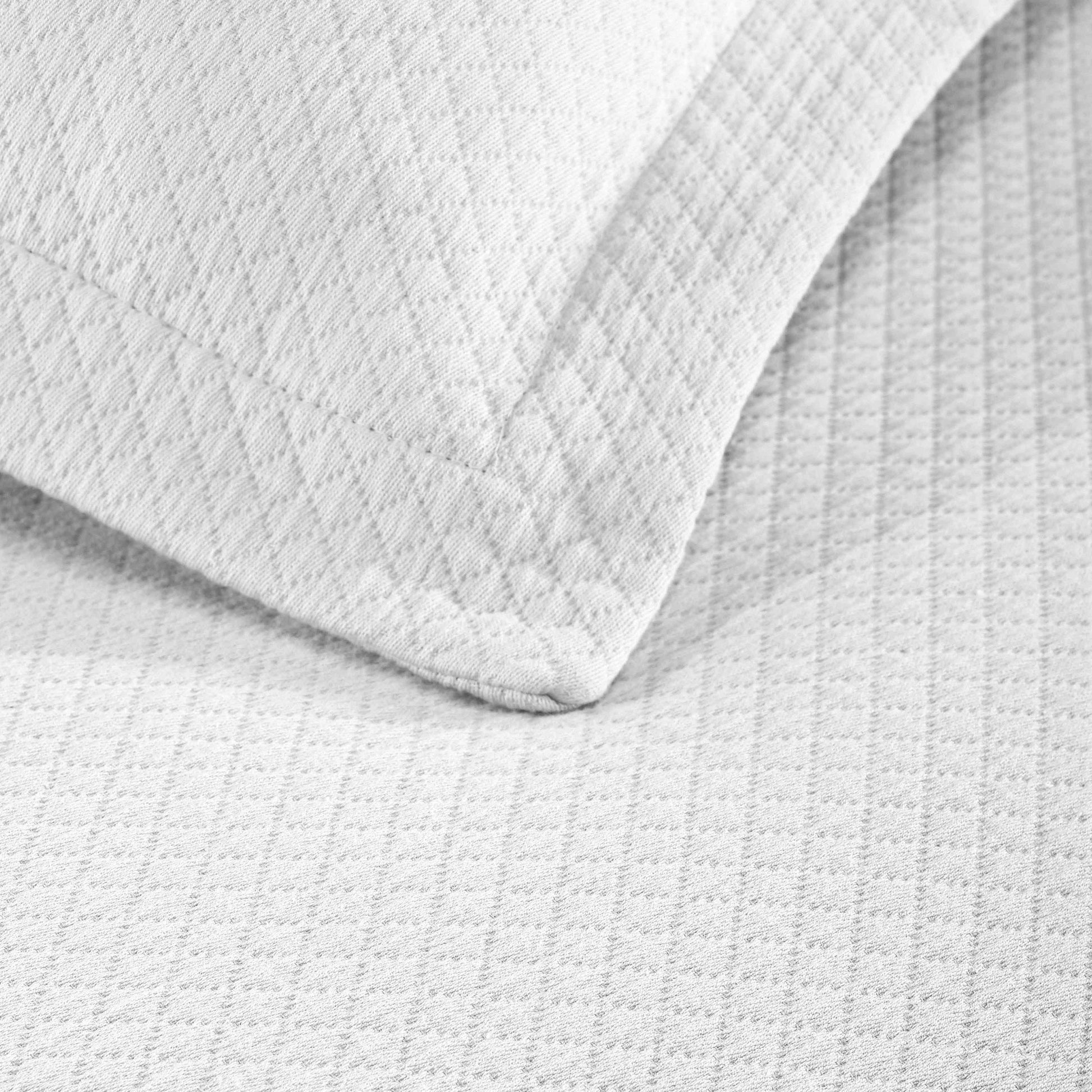 Solitaire Jacquard Matelassé Cotton Diamond Solitaire Bedspread Set - Bedspread by Superior Brand