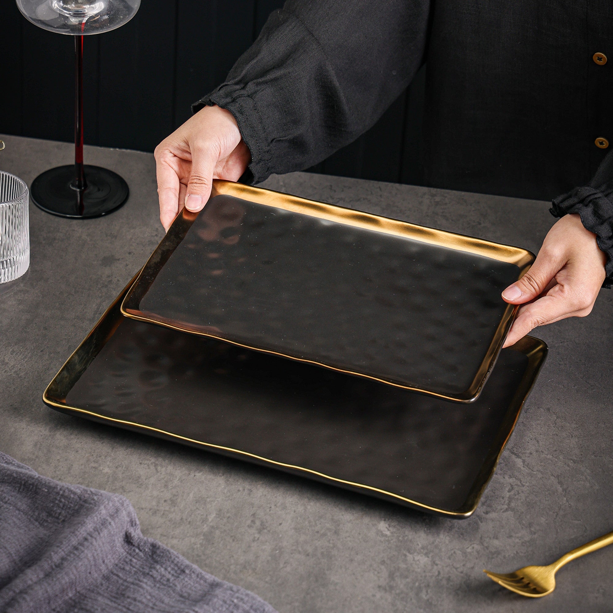 Florian Porcelain Service Plate Set - Black