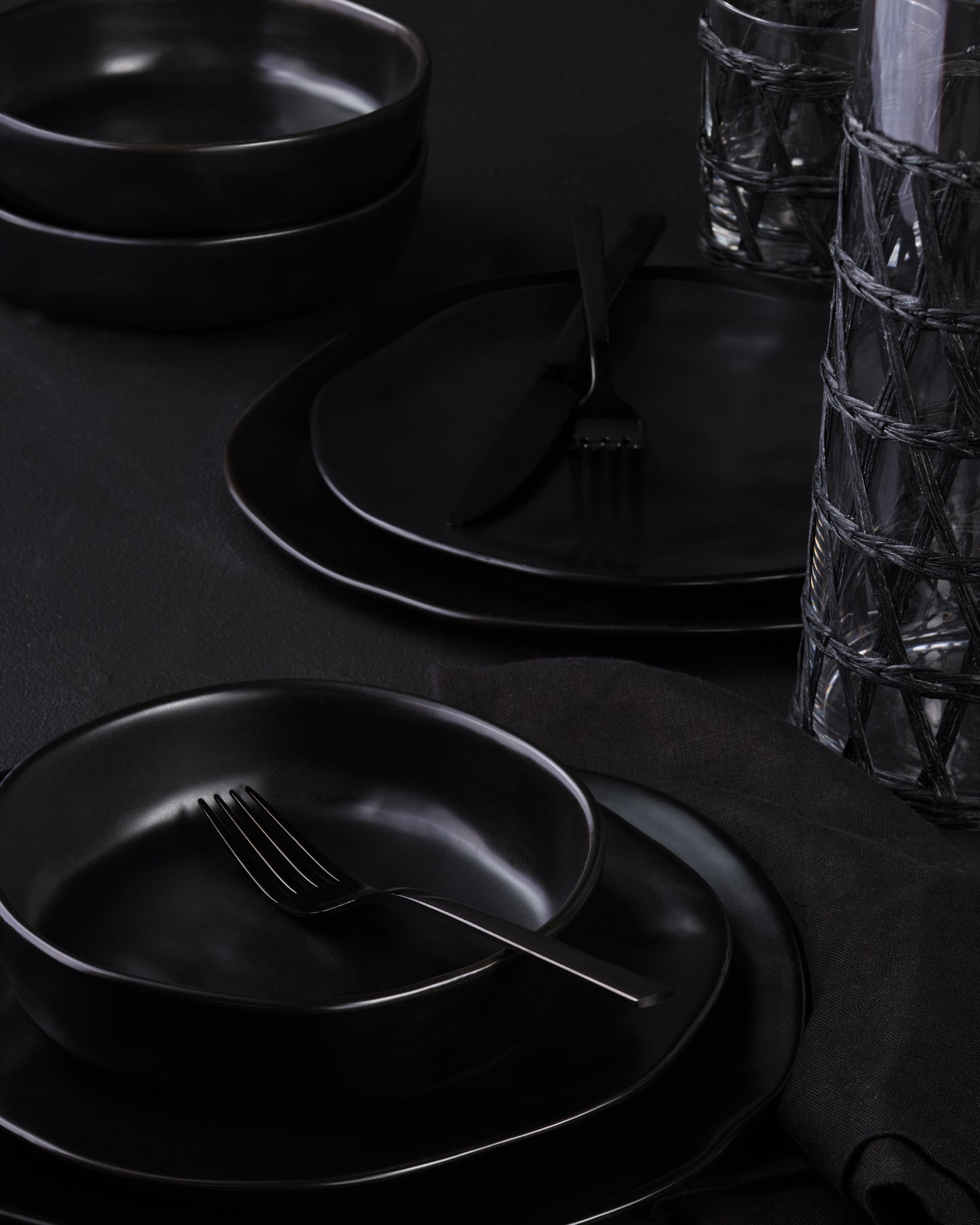 Hekonda Stoneware Dinnerware Set - Black