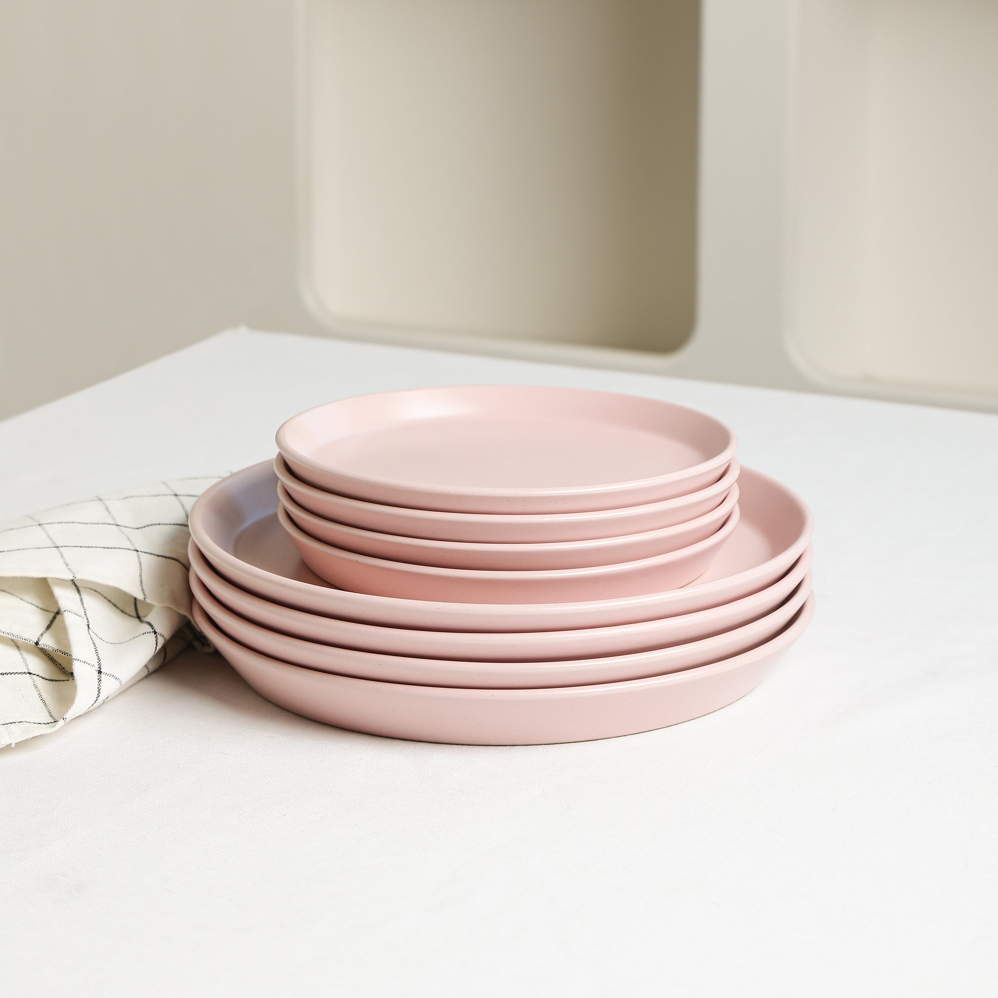 Albie Stoneware Dinnerware Set with Pasta Bowls - Pink