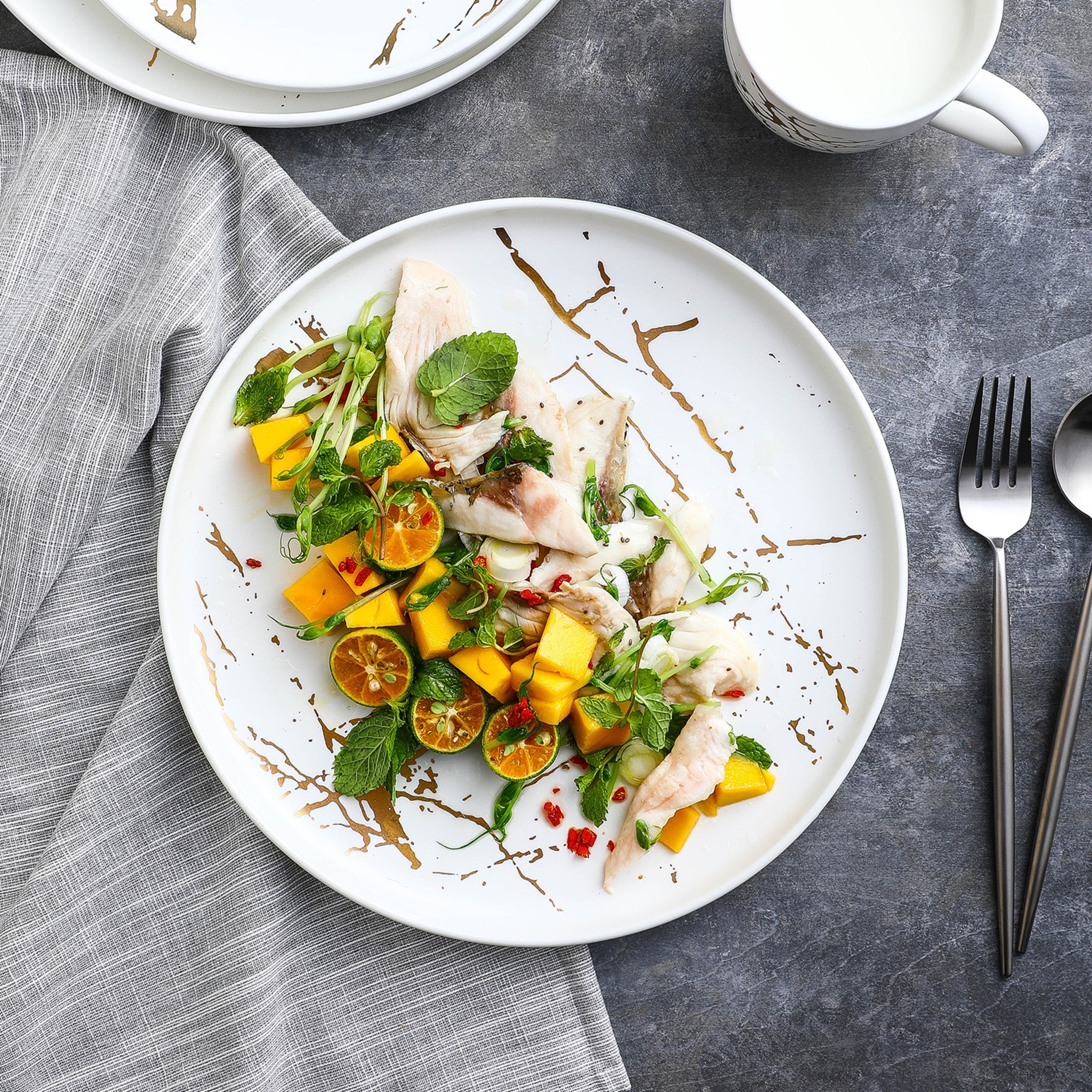 Zora Porcelain Dinner Plate - White